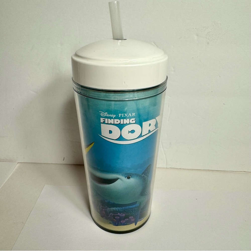 NWT. Disney Pixar Finding Dory Tumbler 16oz with Lid & Straw